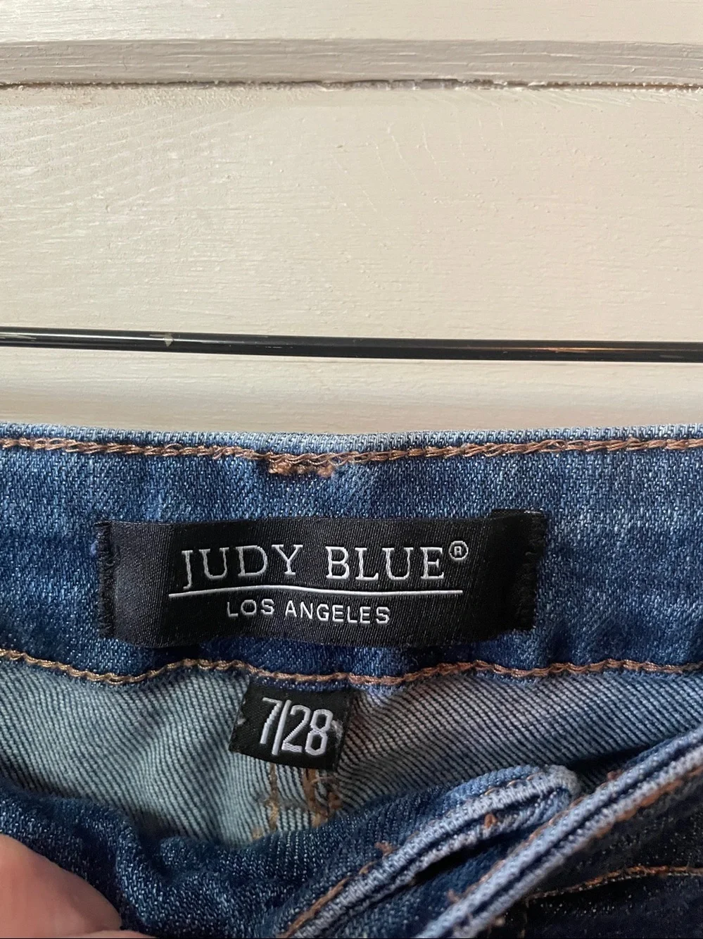 Judy Blue Medium Wash Wide Leg Crop Jeans 7/28.